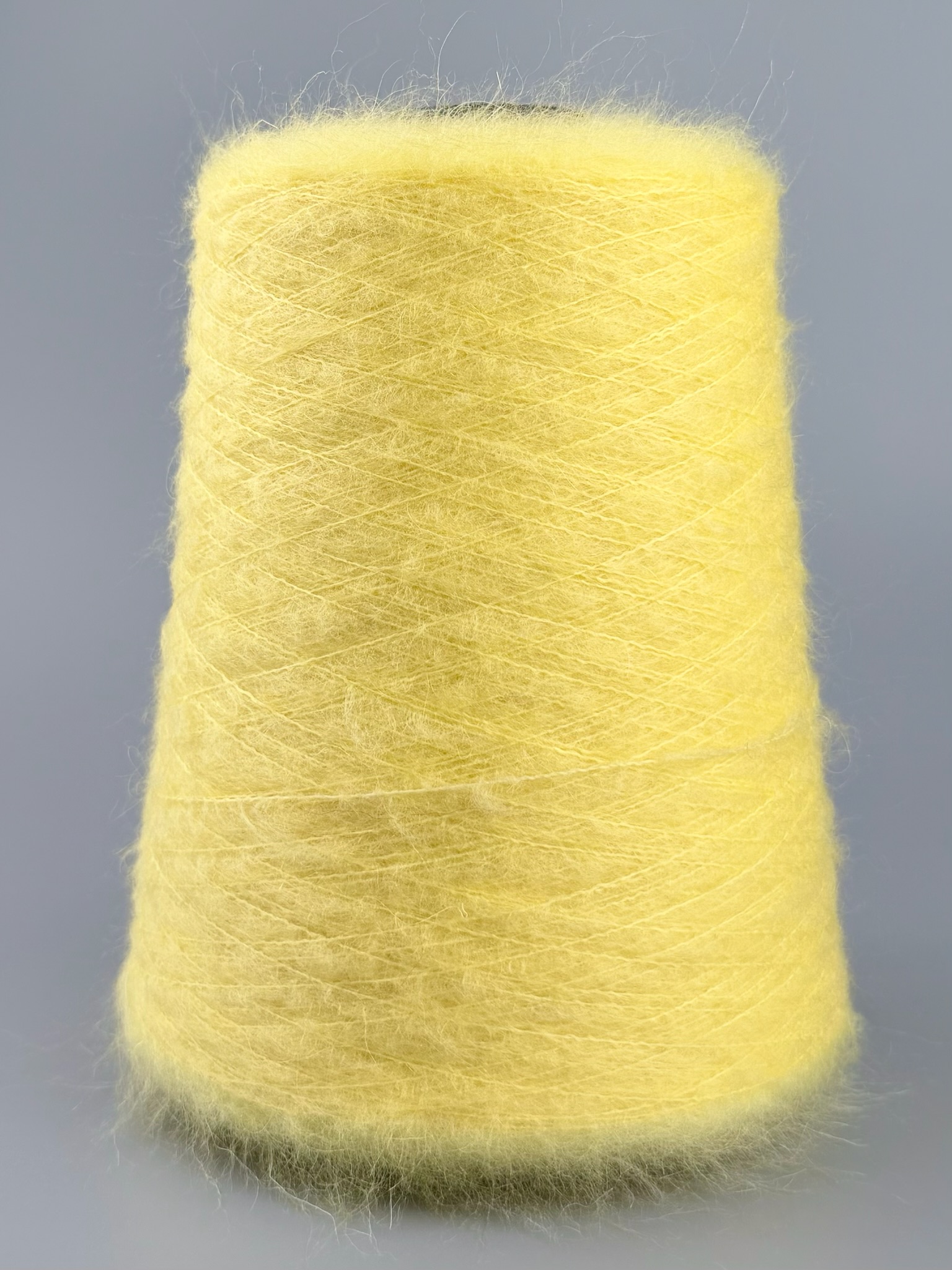 Mohair con Nylon 900 m / 100 g – Outlet – col. Giallo luminoso foto 2